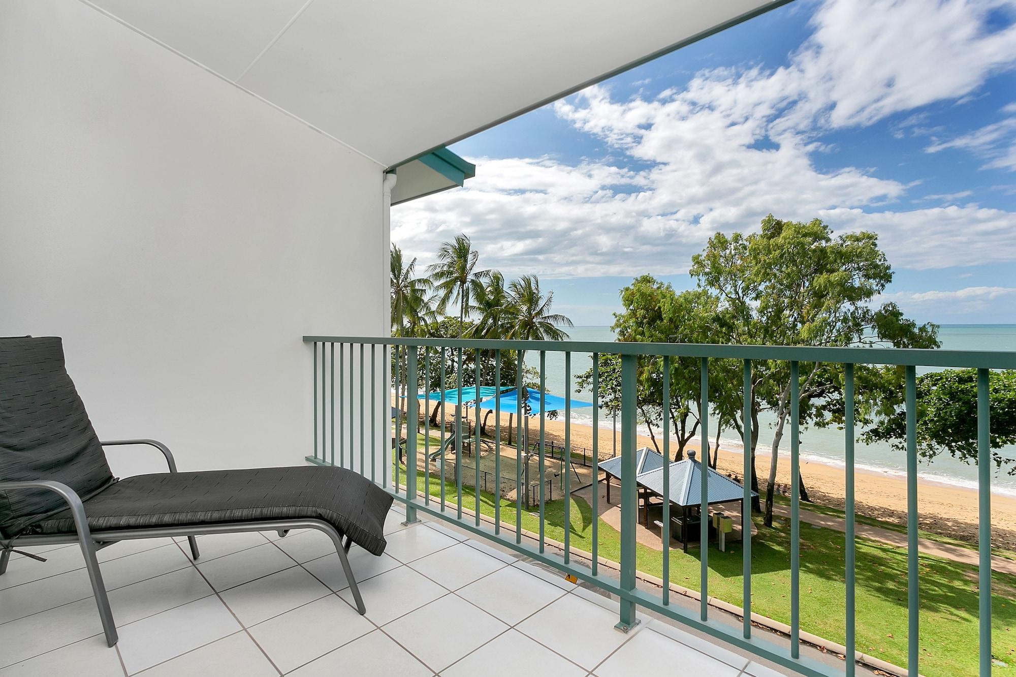 Beachfront Apartments On טריניטי ביץ' מראה חיצוני תמונה