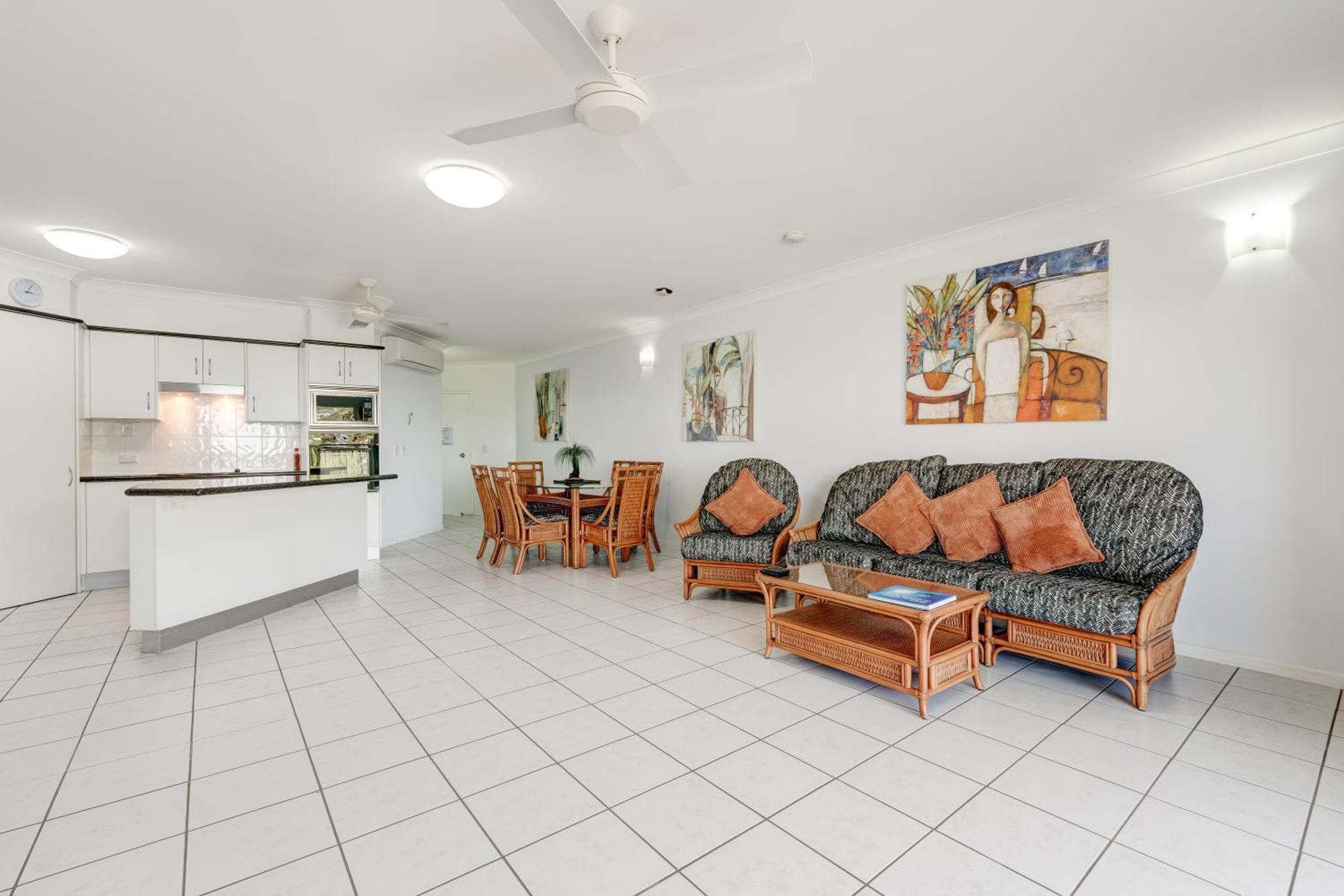Beachfront Apartments On טריניטי ביץ' מראה חיצוני תמונה